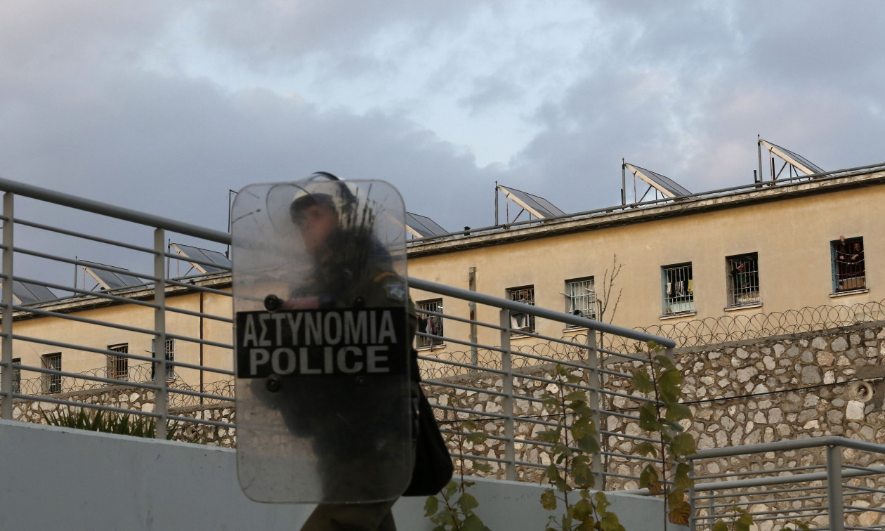 Τούρκοι μαφιόζοι προετοίμαζαν μαζική απόδραση από τον Κορυδαλλό – Είχαν θάψει όπλο στο προαύλιο