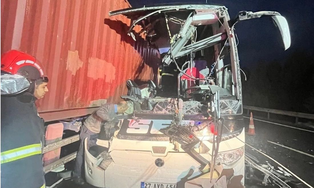 Τραγωδία στην Τουρκία: Λεωφορείο συγκρούστηκε με φορτηγό – Επτά νεκροί, 11 τραυματίες