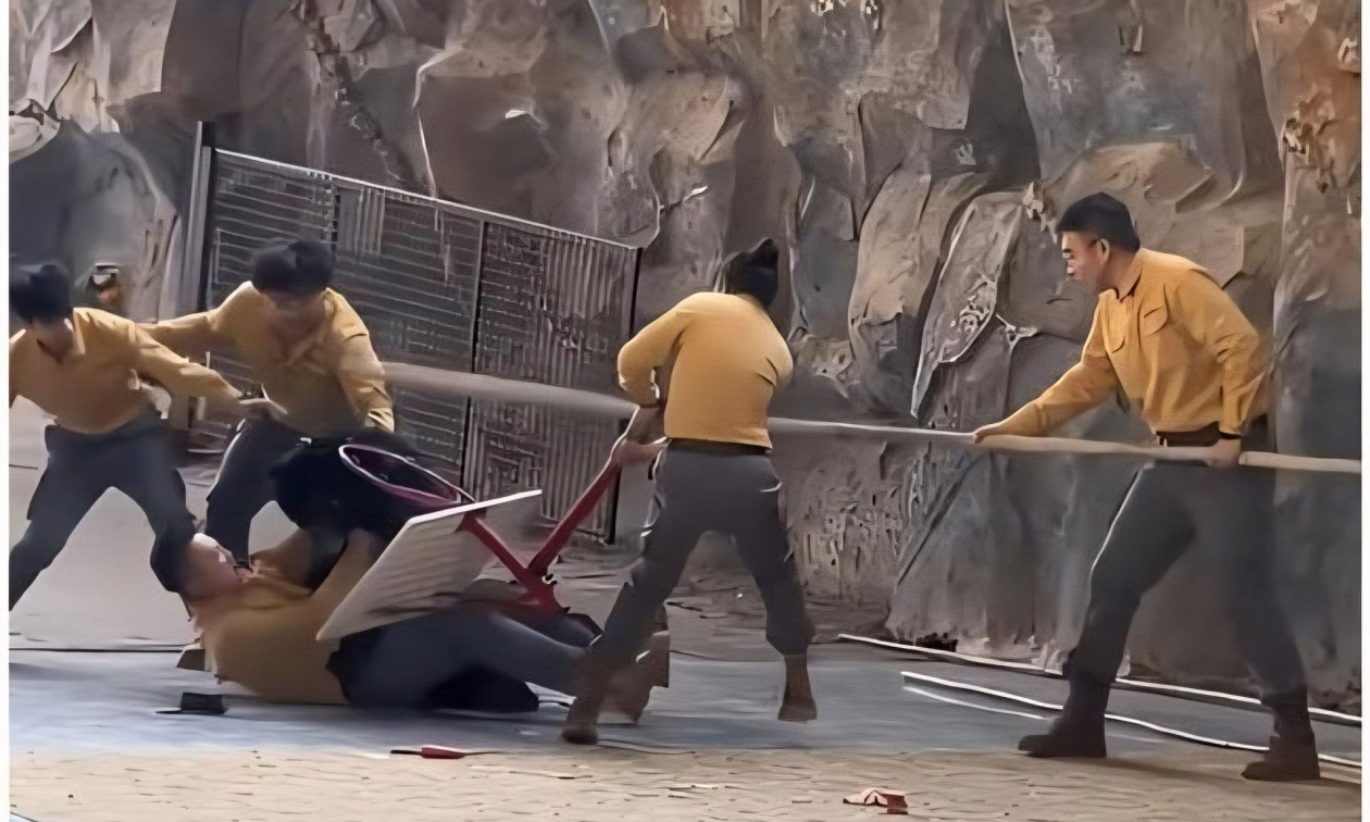 Κίνα: Τρόμος 46 δευτερολέπτων  – Μαύρη αρκούδα επιτέθηκε σε εργαζόμενο ζωολογικού πάρκου