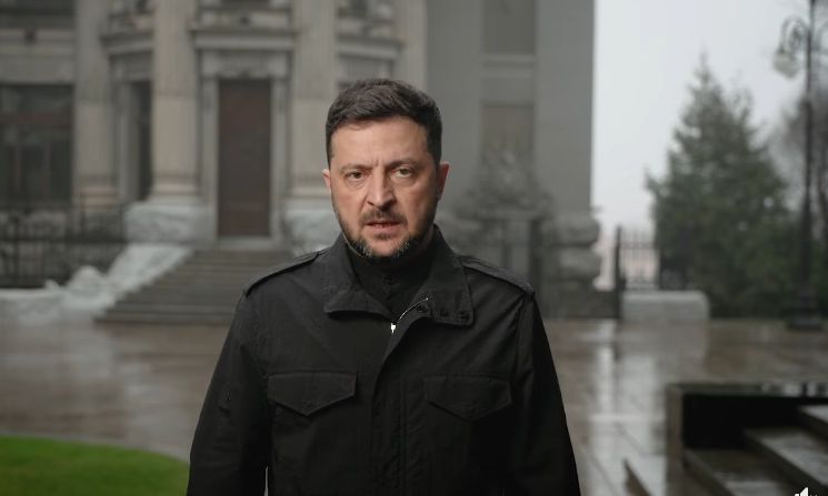 Ζελένσκι: Δεν υπάρχει συμφωνία για το εδαφικό στις ειρηνευτικές συνομιλίες