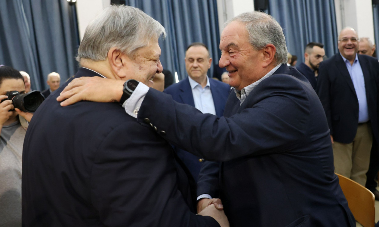 Καραμανλής και Βενιζέλος για την «Κρίση της Δημοκρατίας σήμερα» – LIVE