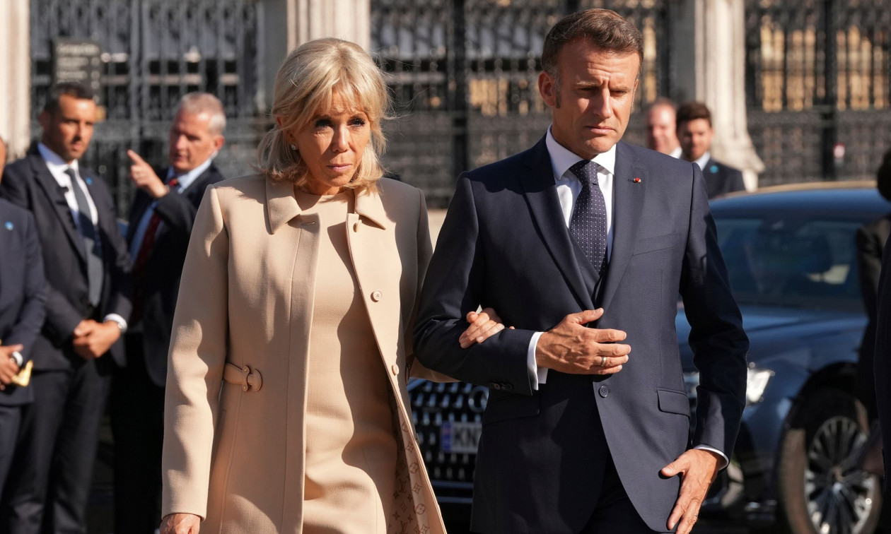 Σάλος με τη Mπριζίτ Μακρόν: Αποκάλεσε «βρωμιάρες σκύλες» φεμινίστριες που διέκοψαν παράσταση