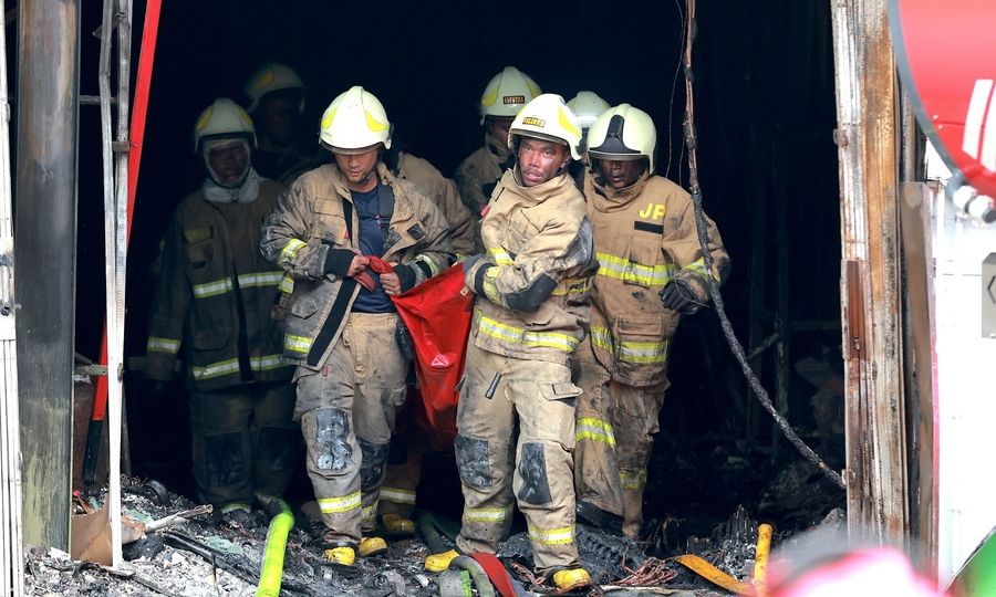 Ινδονησία: Φωτιά σε επταώροφο κτίριο στην Τζακάρτα – 20 νεκροί, άγνωστος αριθμός εγκλωβισμένων