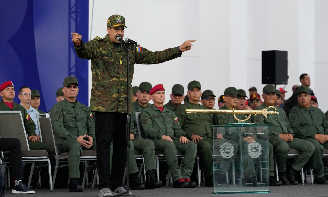 Αμερικανικά μαχητικά πάνω από τον Κόλπο της Βενεζουέλας – «Οι μέρες του Μαδούρο είναι μετρημένες»