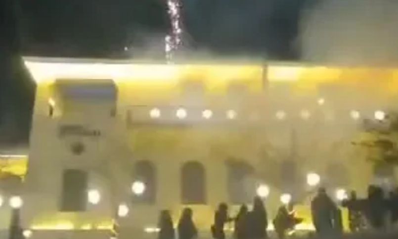 Κοζάνη: Πανικός από πυροτεχνήματα στη Χριστουγεννιάτικη γιορτή – Καταγγελίες για τραυματισμούς