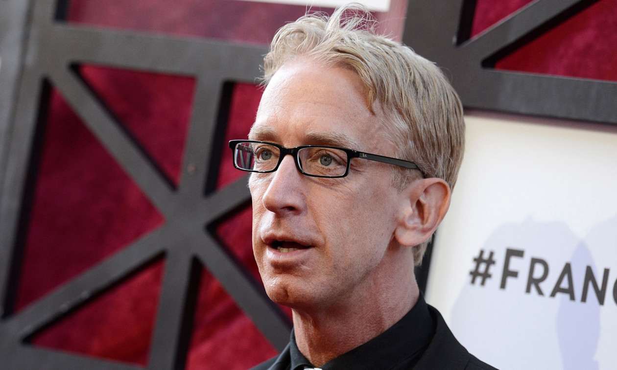 Ο κωμικός Άντι Ντικ βρέθηκε αναίσθητος σε δρόμο του Χόλιγουντ έπειτα από υπερβολική χρήση ναρκωτικών