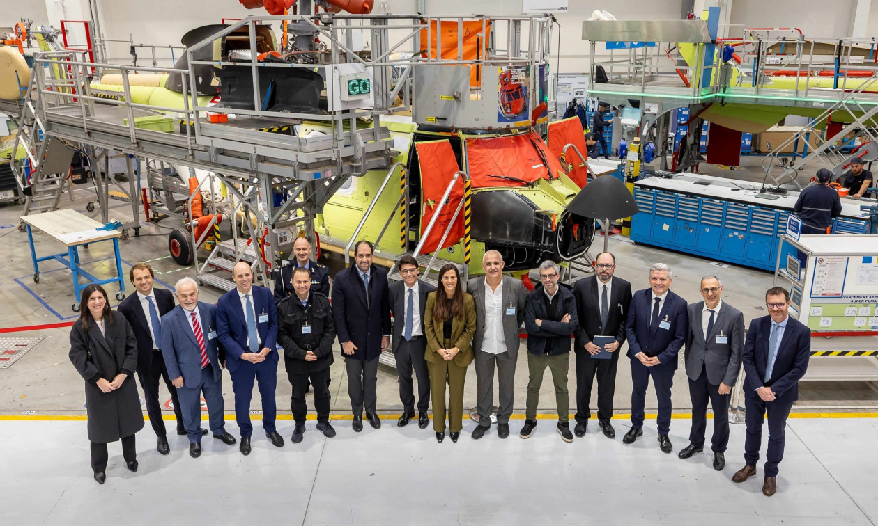 Τα πρώτα ελληνικά H215 Super Puma παίρνουν μορφή – Επίσκεψη Κεφαλογιάννη στην Airbus