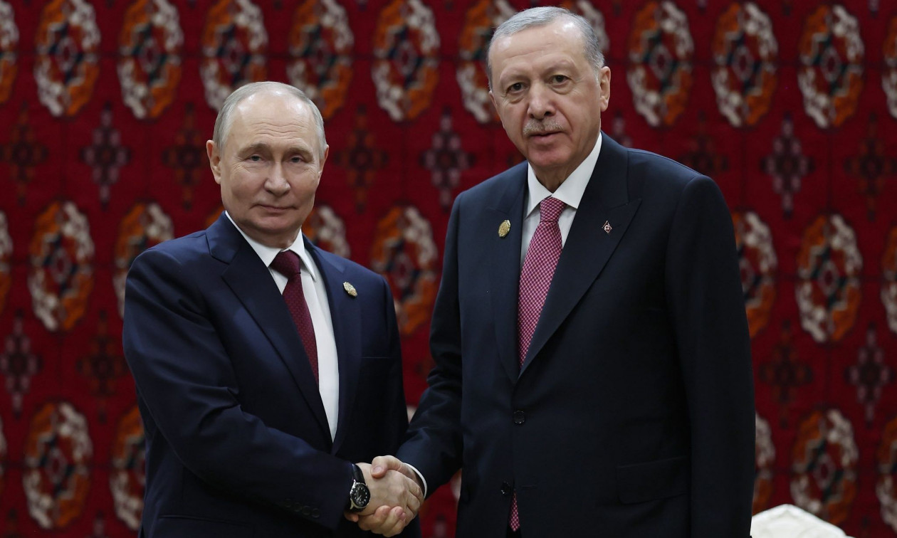 Συνάντηση Πούτιν-Ερντογάν στο Τουρκμενιστάν – Πρόσκληση να επισκεφθεί τη Ρωσία
