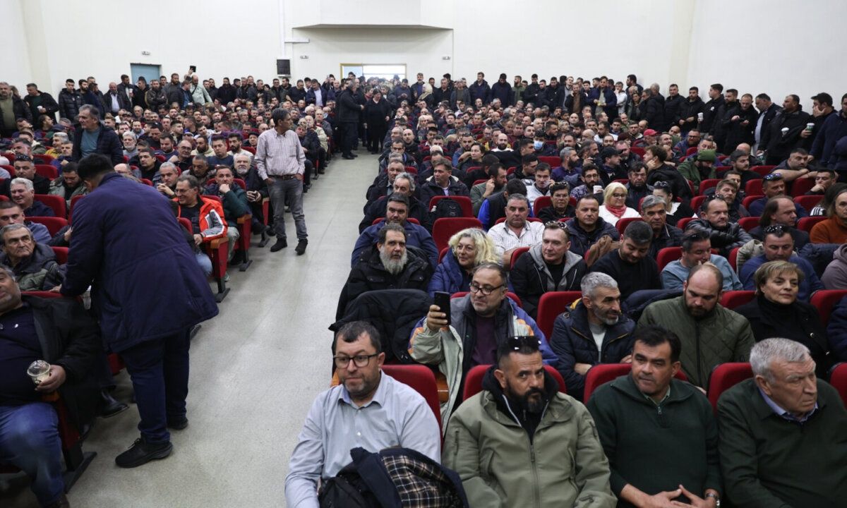 Μπλόκα αγροτών: Ξεκίνησε η πανελλαδική σύσκεψη στη Νίκαια