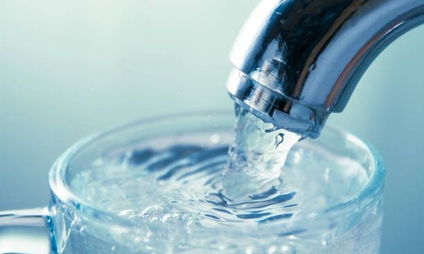 Γερμανία: Λογαριασμός νερού 7.000 ευρώ για κατανάλωση 1,5 εκατομμύριου λίτρων