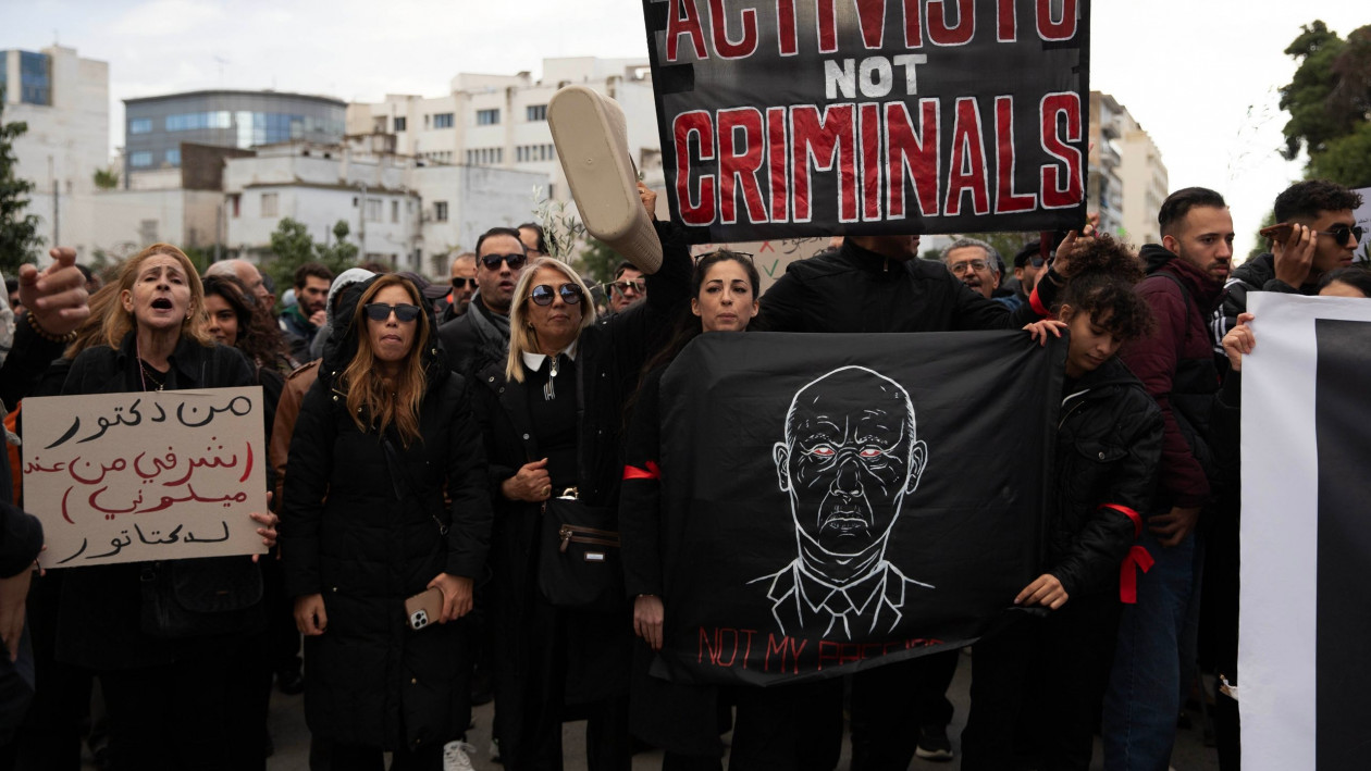 Τυνησία: Άγριες συγκρούσεις μεταξύ αστυνομίας και διαδηλωτών