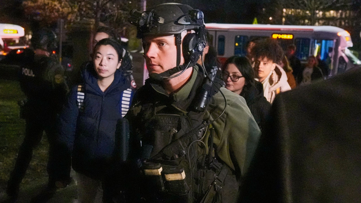 Πυροβολισμοί στο Brown University: Pάνω από 400 αστυνομικοί στην περιοχή του περιστατικού