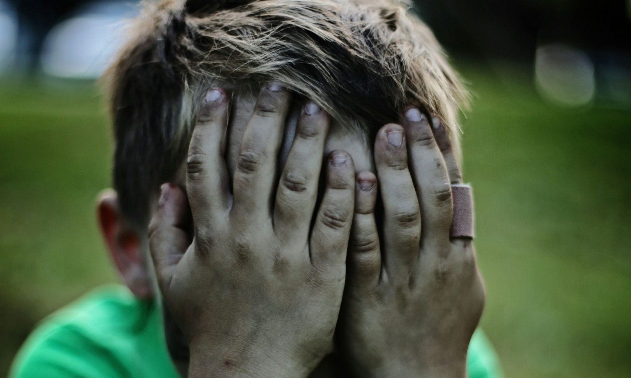 Θεσσαλονίκη: 55χρονη κακοποιούσε σεξουαλικά τον γιο της οικιακής της βοηθού από όταν ήταν 9 ετών