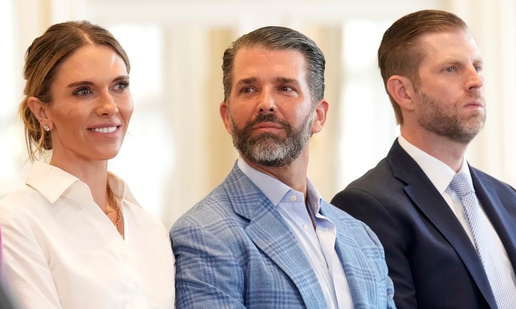 Aρρραβωνιάστηκε ο μεγαλύτερος γιος του Τραμπ – Ποια είναι η Μπετίνα Άντερσον που «είπε το ναι»