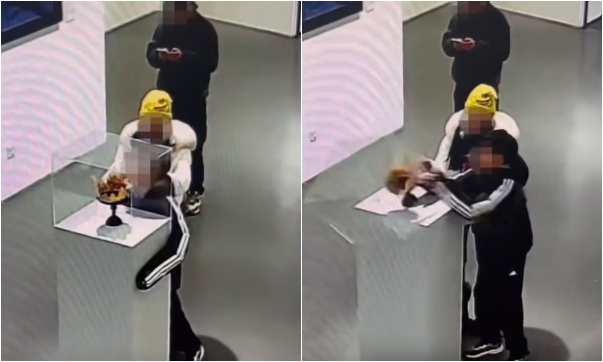 Η στιγμή που γκαφατζής πιτσιρικάς ρίχνει και σπάει χρυσό στέμμα σε έκθεση στο Πεκίνο – Δείτε βίντεο