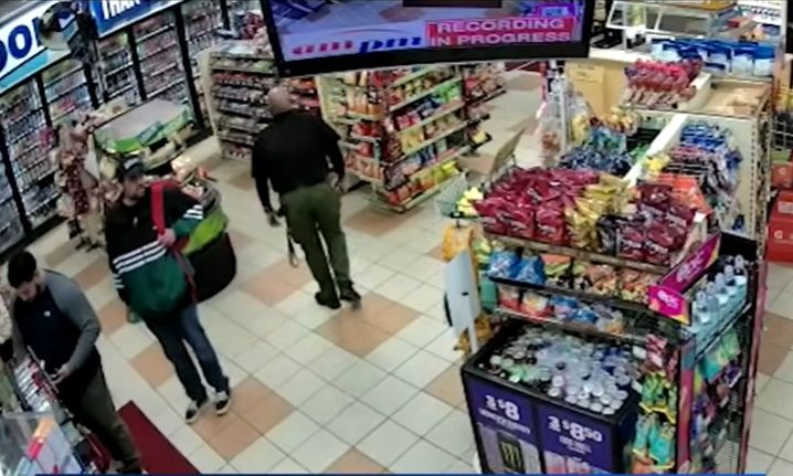 Ρομπ Ράινερ: Οι νευρικές κινήσεις του γιου του σε τετ-α-τετ με αστυνομικό λίγο πριν συλληφθεί