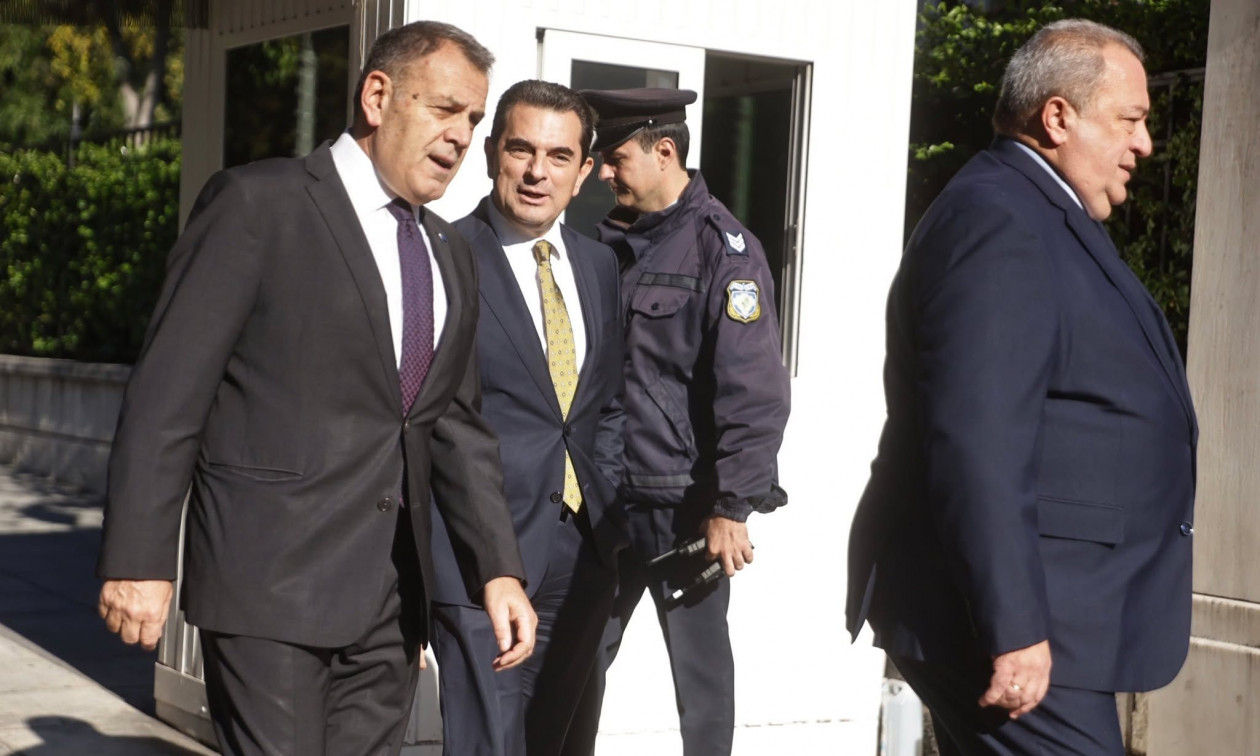 Μαξίμου: Σε εξέλιξη η συνάντηση Μητσοτάκη και βουλευτών της ΝΔ – Μενού με κρασί και αγροτικά μπλόκα