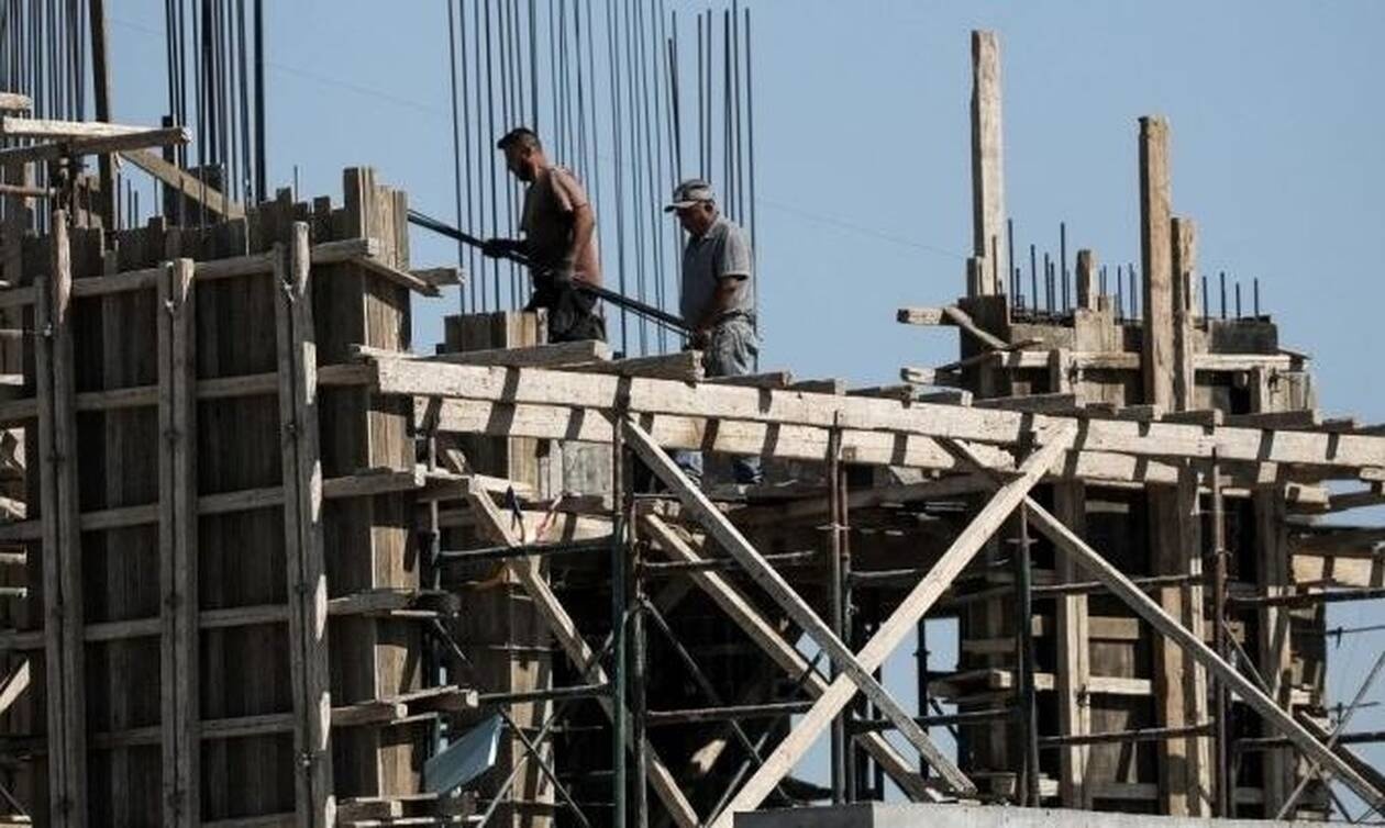 e-ΕΦΚΑ: Καταβάλλεται την Παρασκευή το αδειοδωρόσημο Χριστουγέννων 2025 σε εργατοτεχνίτες οικοδόμους