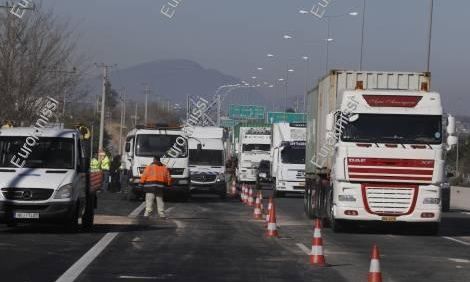 Αναστέλλεται η απεργία των ιδιοκτητών φορτηγών