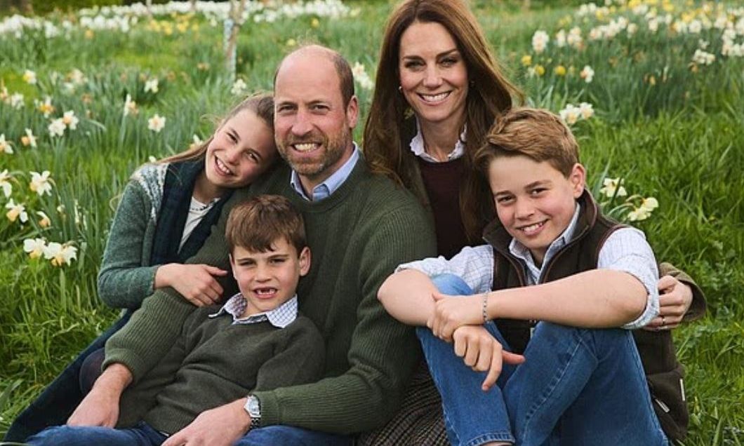 Πρίγκιπας Ουίλιαμ – Κέιτ Μίνλετον: Η τρυφερή χριστουγεννιάτικη κάρτα τους για το 2025