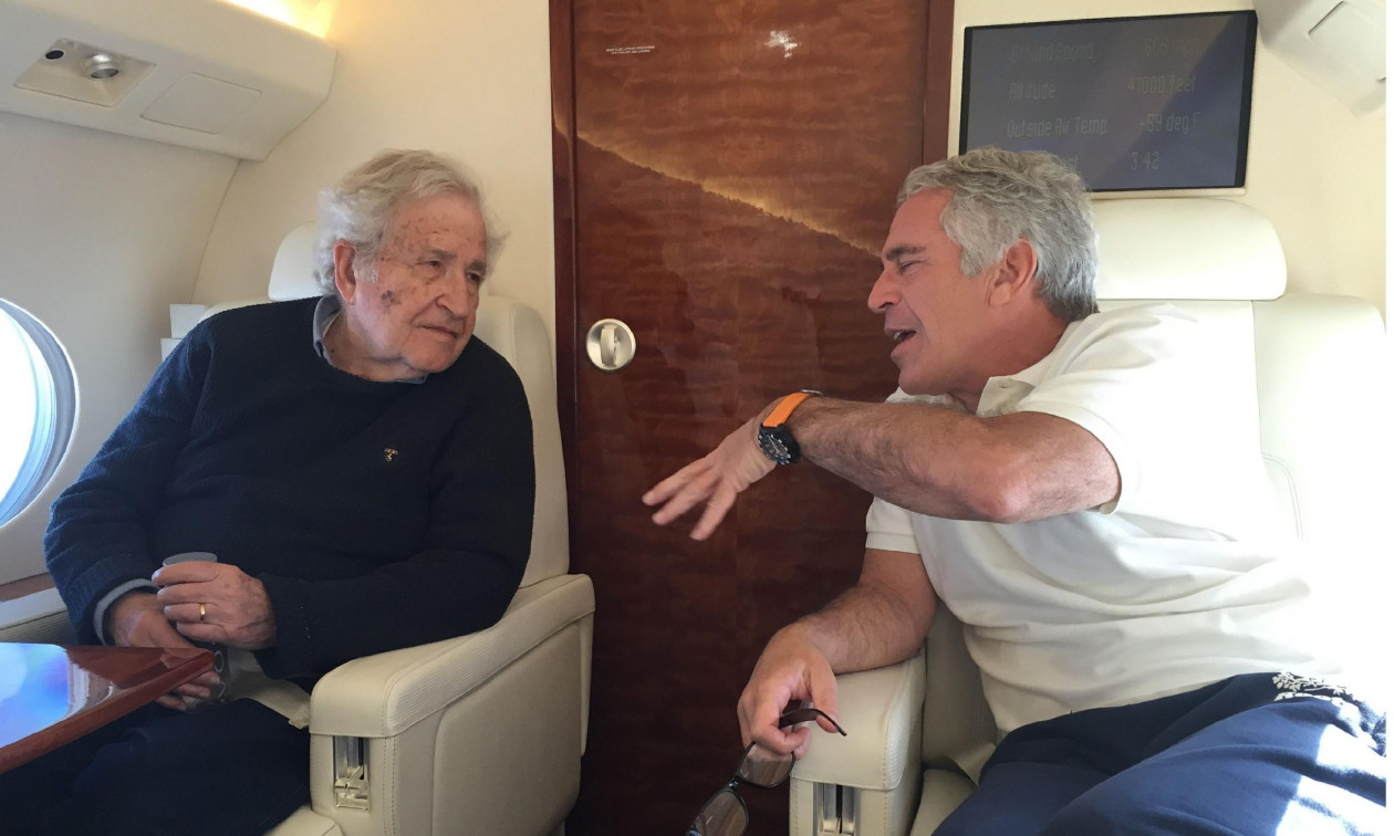 ΗΠΑ: Νέες φωτογραφίες και μηνύματα του Έπσταϊν δημοσίευσαν οι Δημοκρατικοί