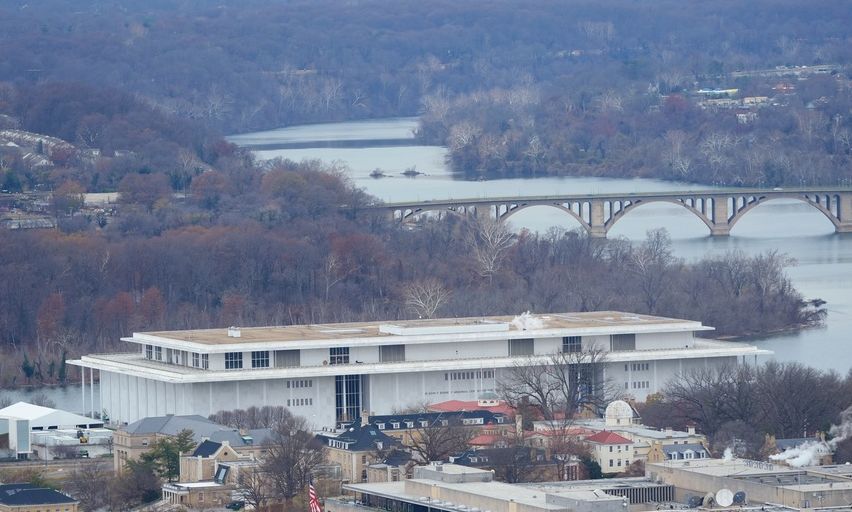 ΗΠΑ: Το ίδρυμα τεχνών Κένεντι Σέντερ μετονομάζεται σε «Τραμπ-Κένεντι Σέντερ»
