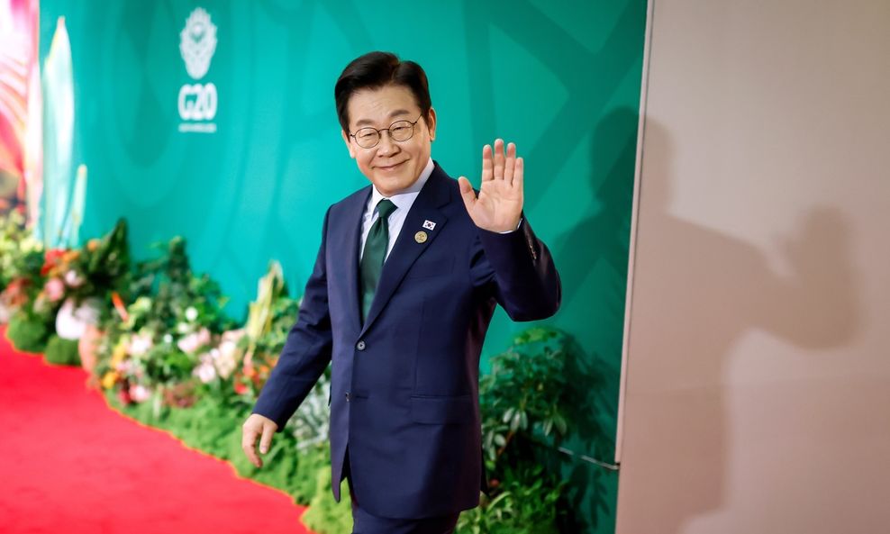 Νότια Κορέα: Ο πρόεδρος θέλει να «θεραπεύσει» τη… φαλάκρα