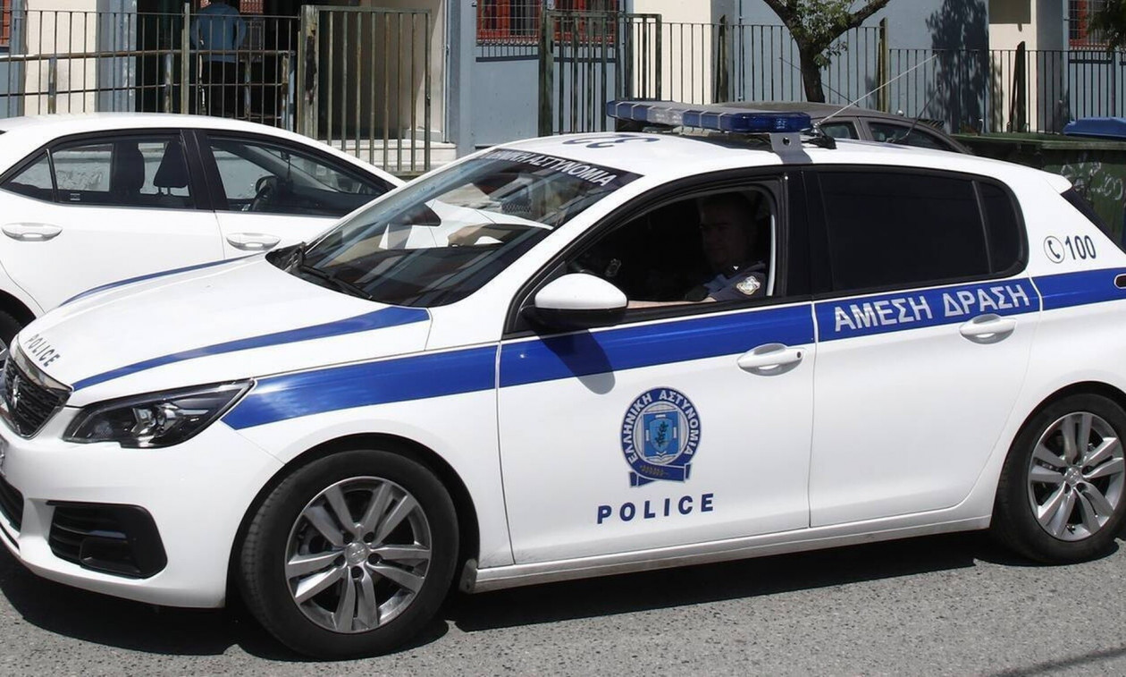 Θεσσαλονίκη: Άφησαν τα ανήλικα παιδιά τους να κοιμηθούν στην αυλή – Συνελήφθησαν οι γονείς