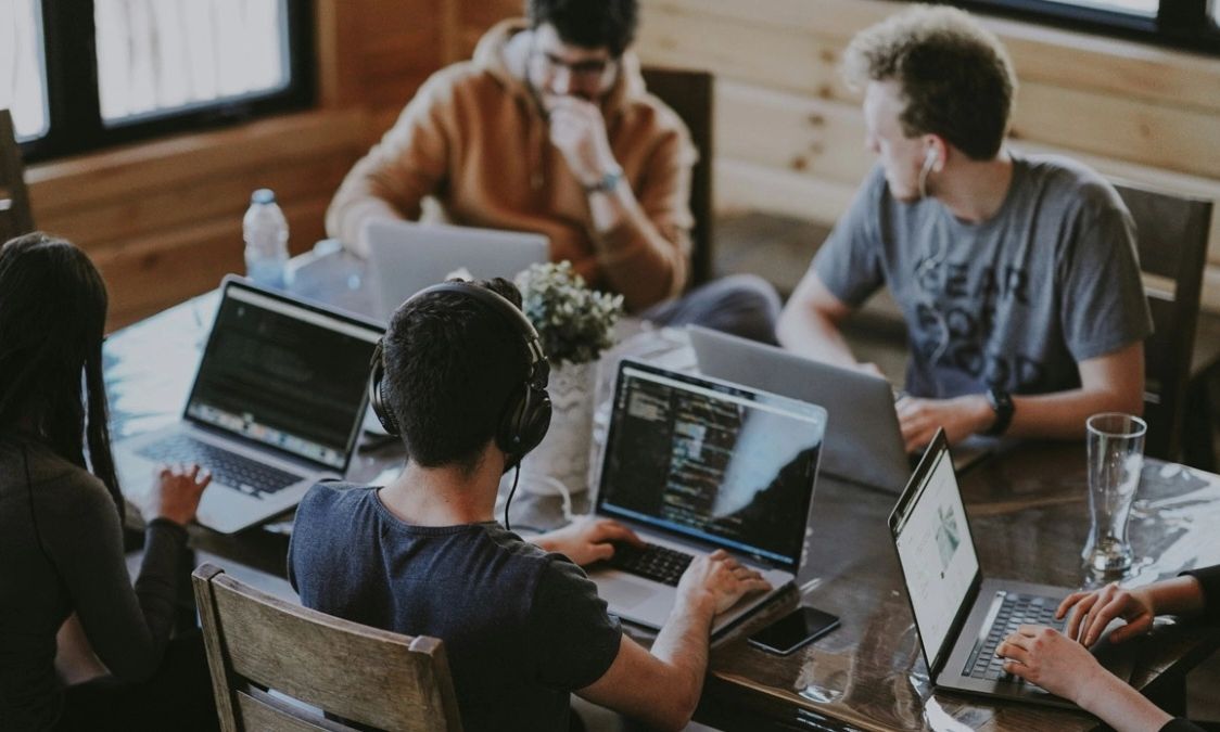 Μισθολογική διαφάνεια: Το 68% των εργαζομένων αγνοεί τη νέα οδηγία