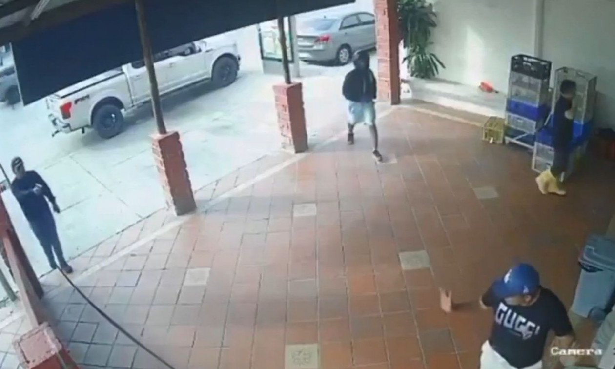 Ισημερινός: Η στιγμή της εκτέλεσης του ποδοσφαιριστή Μάριο Πινέιδα – Σκληρό βίντεο