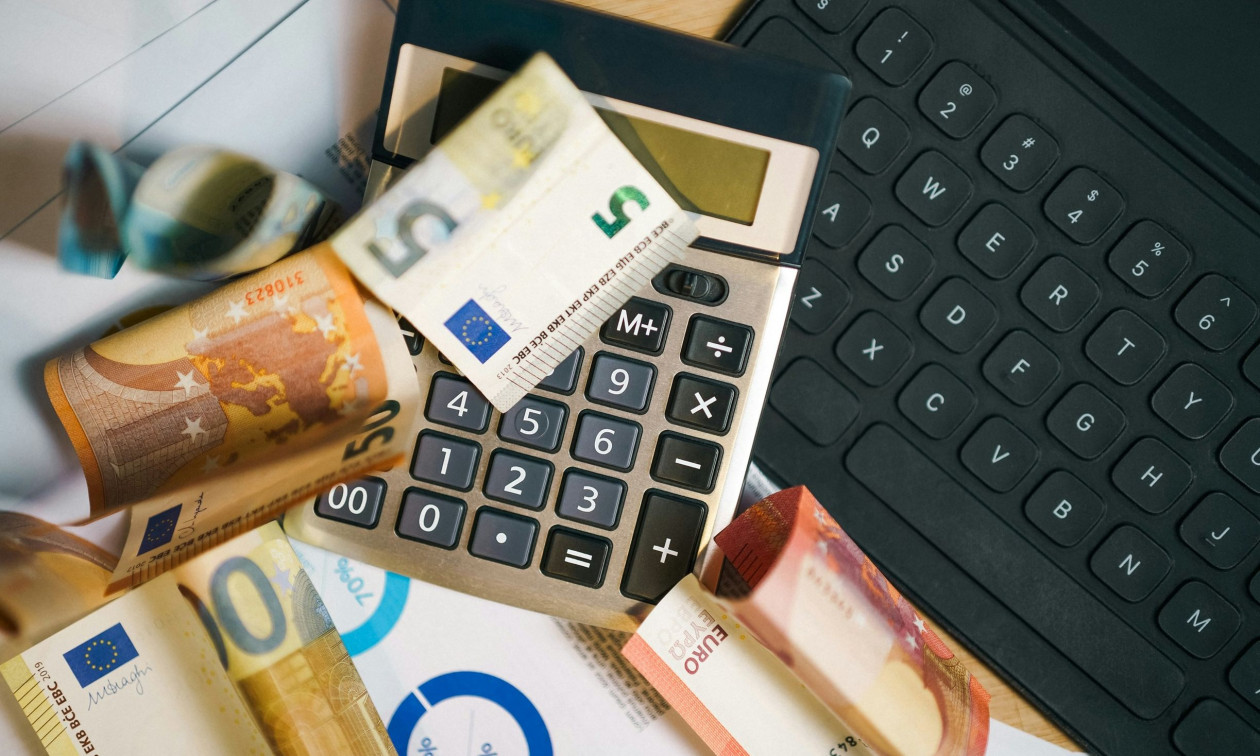 Δώρο Χριστουγέννων – Έληξε η διορία: Τι πρέπει να κάνει ο εργαζόμενος αν δεν του καταβληθεί