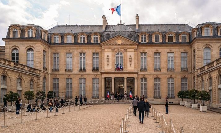 Γαλλία: Φροντιστής του Ελιζέ έκλεβε τα… ασημικά του προεδρικού μεγάρου