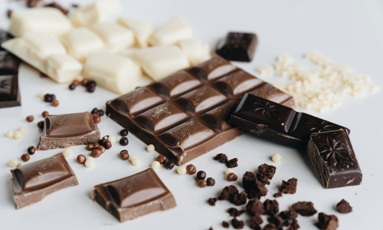 Παρά την ιστορική πτώση των τιμών του κακάου, γιατί η σοκολάτα παραμένει ακριβή;