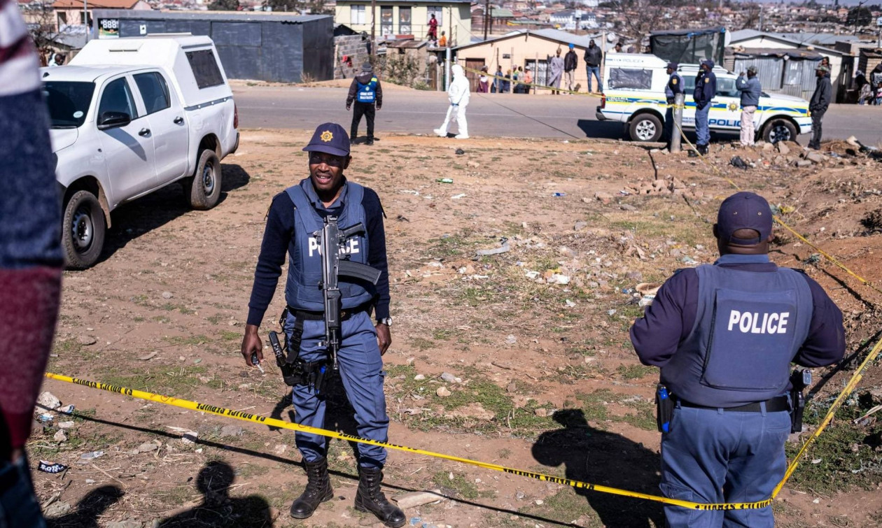 Νότια Αφρική: Δέκα νεκροί από πυροβολισμούς ενόπλων