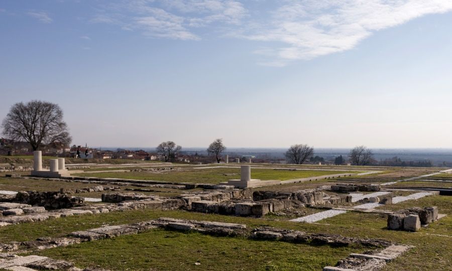 Εγκαίνια του αρχαιολογικού χώρου του Ανακτόρου της Πέλλας – Παρουσιάστηκαν δύο ελληνιστικά αγάλματα