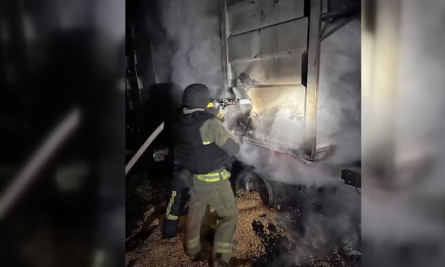 Υπό ρωσική πολιορκία η Οδησσός: Πυρκαγιά σε δεξαμενές αποθήκευσης ηλιελαίου