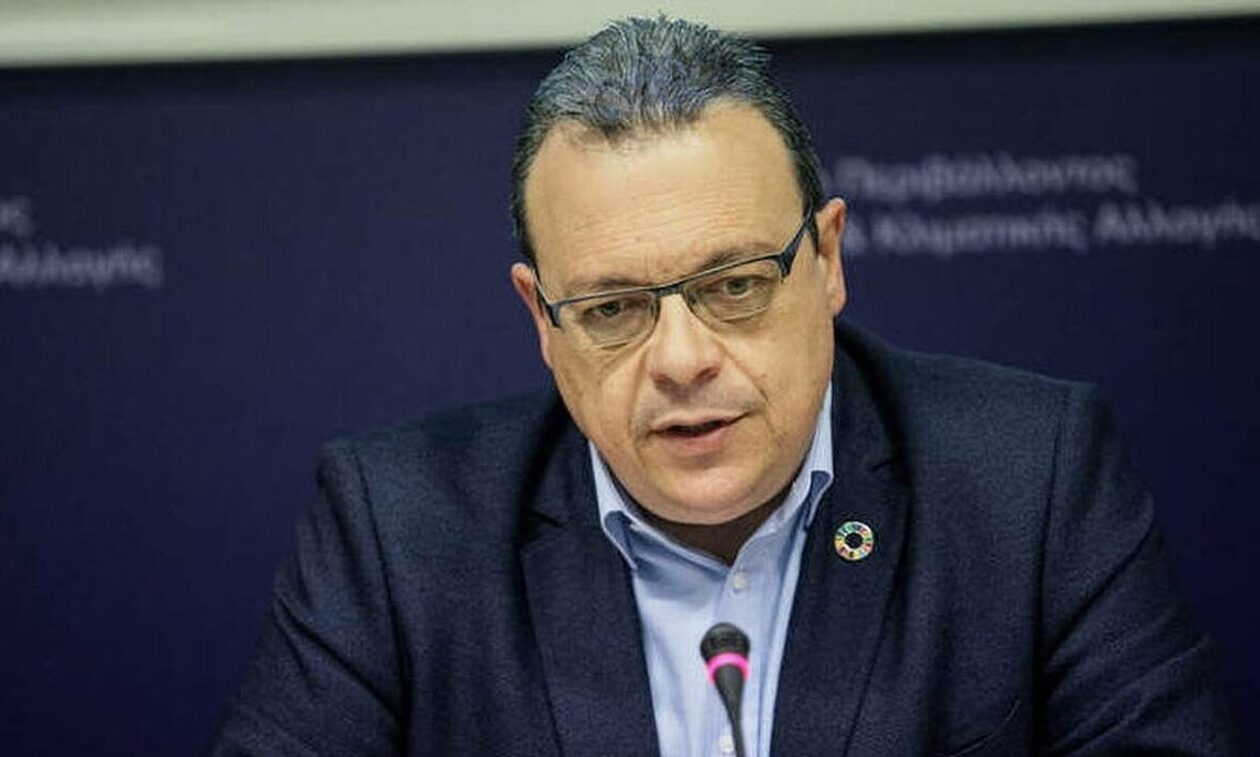 Φάμελλος: Οι δρόμοι σήμερα κλείνουν με ευθύνη του κ. Μητσοτάκη – Εξαπατά και απαξιώνει τους αγρότες