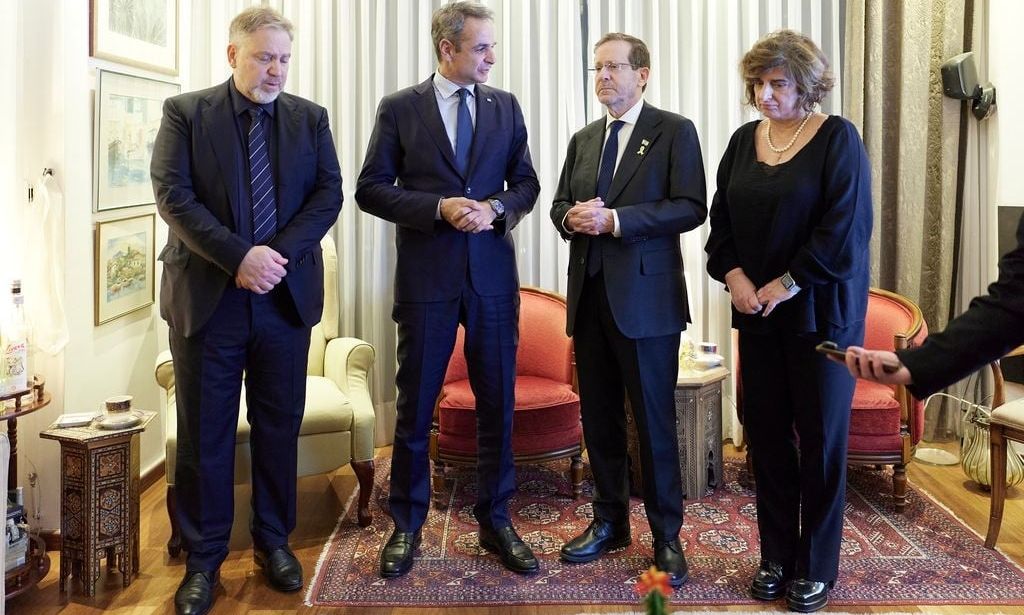 Με τους γονείς του Ιωνά Καρούση συναντήθηκε στο Ισραήλ ο Κυριάκος Μητσοτάκης