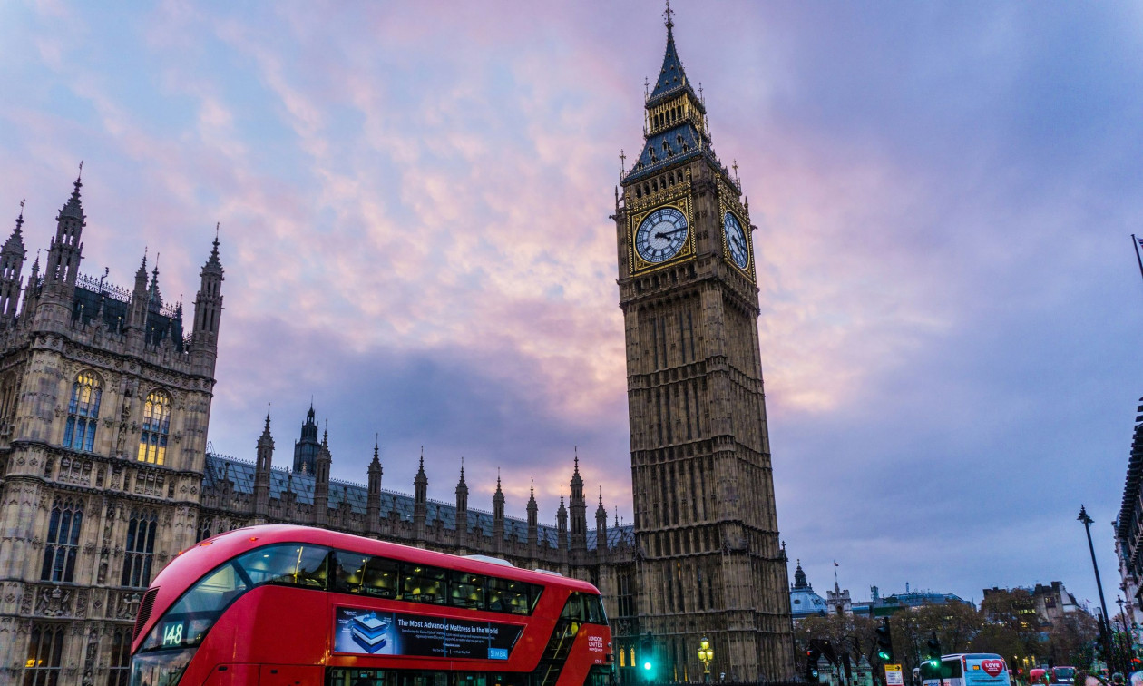 Ο Banksy «χτύπησε» ξανά στο Λονδίνο – Αποκαλύπτει το νέο του γκραφίτι του στο Μπέισγουοτερ