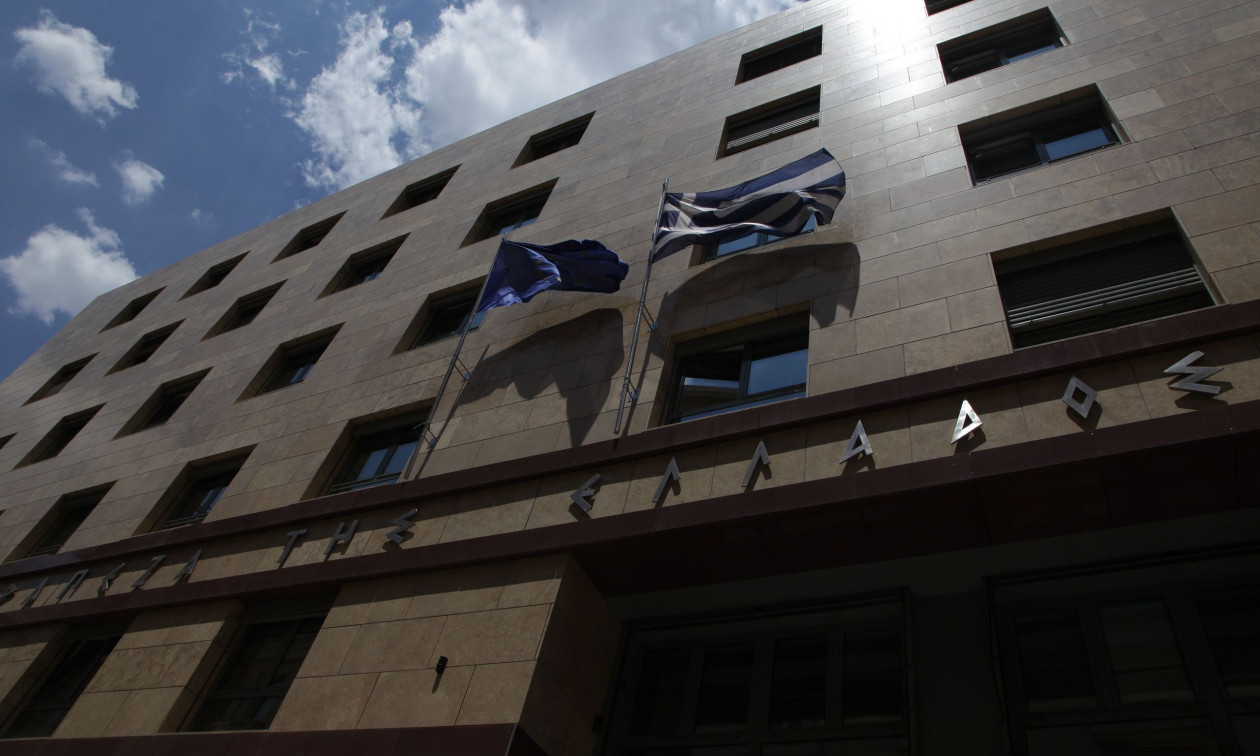 ΤτΕ: «Ψηφίζουν» επέκταση οι ελληνικές τράπεζες – Πτώση επιτοκίων και άνοδος των καταθέσεων