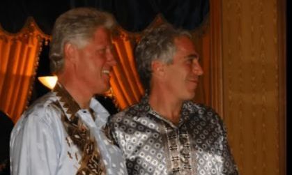 Αρχεία Έπσταϊν: Ο Τραμπ υπερασπίστηκε τον Μπιλ Κλίντον – «Ήταν καλός μαζί μου, τον σέβομαι»