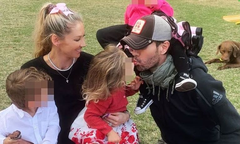 Άννα Κουρνίκοβα – Ενρίκε Ιγκλέσιας: Καλωσόρισαν το τέταρτο παιδί τους – «Ηλιαχτίδα μου»