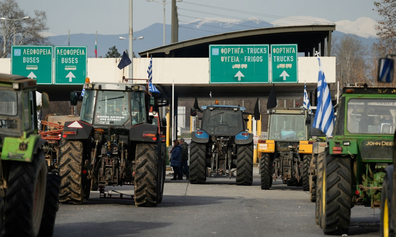 Μπλόκα αγροτών: Αναστολή κινητοποιήσεων στα τελωνεία Νίκης και Ευζώνων – Αποκλεισμός στον Προμαχώνα