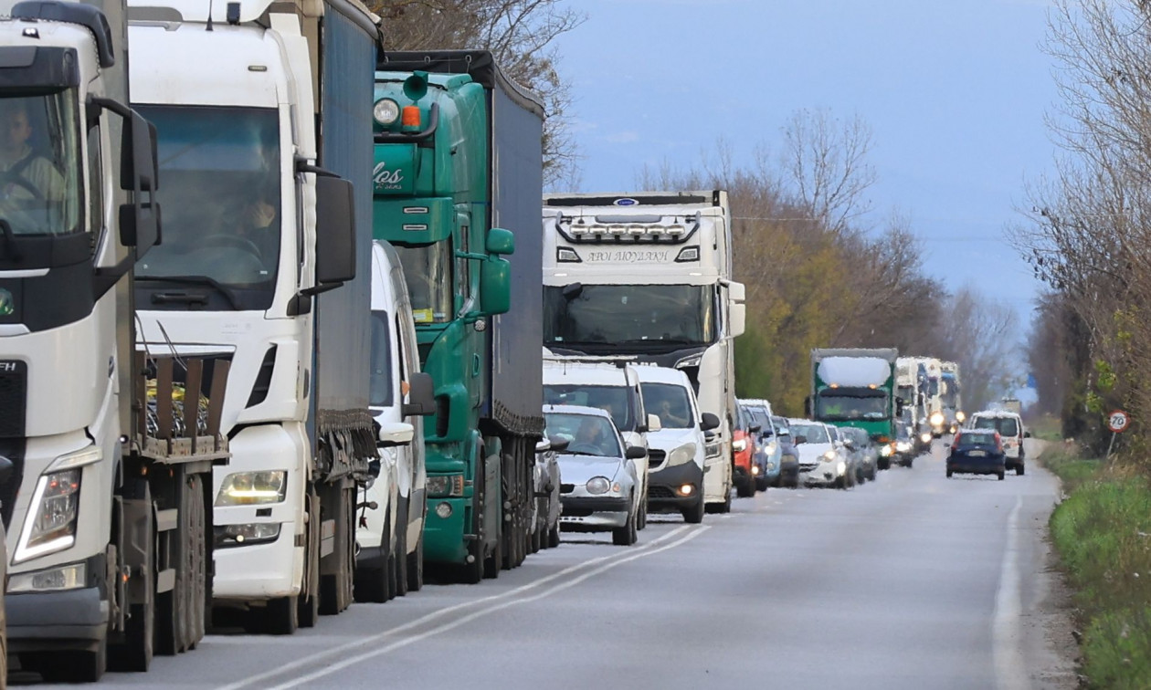 Τα μπλόκα δοκιμάζουν την αντοχή και των μεταφορέων: Αυτό που κάνουν οι αγρότες, είναι λάθος