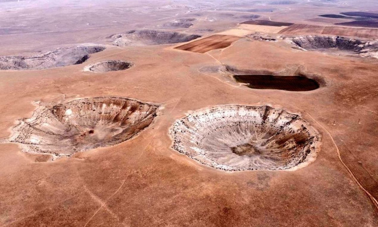 Μυστήριο στην Τουρκία: Πώς «άνοιξαν» 700 τρύπες-μαμούθ που απειλούν το Ικόνιο – Βίντεο και εικόνες