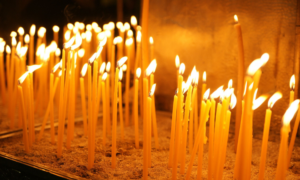 LIVE Η Ακολουθία των Χριστουγέννων: Σε κλίμα θρησκευτικής κατάνυξης η μεγάλη γιορτή της Ορθοδοξίας