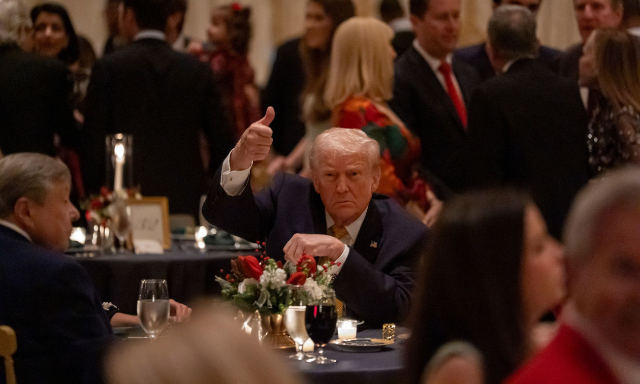 Τραμπ: Καλά Χριστούγεννα σε όλους «συμπεριλαμβανομένων των αποβρασμάτων της ριζοσπαστικής αριστεράς»