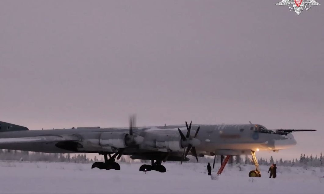Ρωσικά βομβαρδιστικά, με ικανότητα να φέρουν πυρηνικά όπλα, πέταξαν κοντά στη Βρετανία