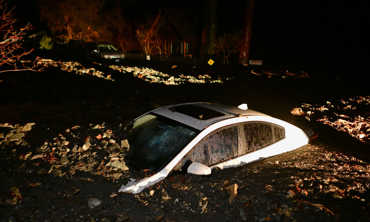 Καλιφόρνια: Τρεις νεκροί από καταστροφικές πλημμύρες – Βίντεο δείχνει σπίτια καλυμμένα από λάσπη