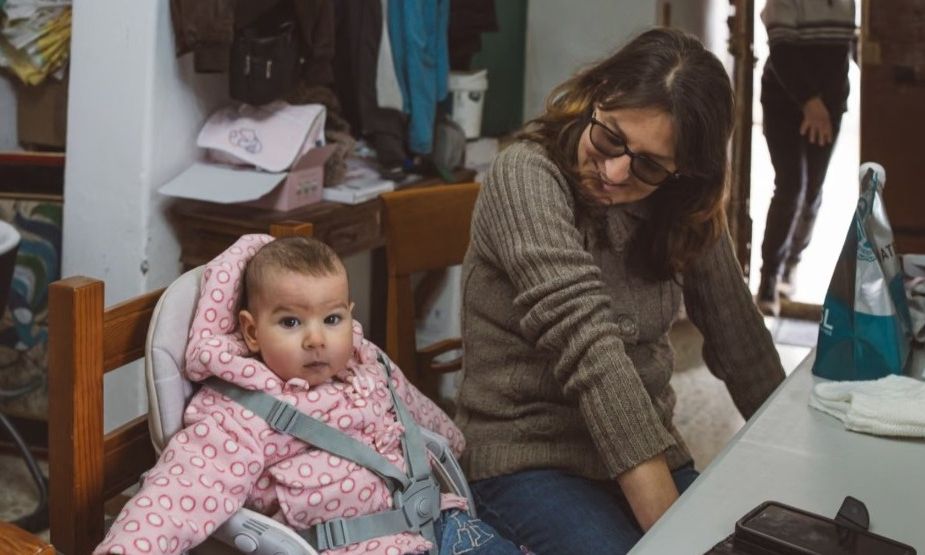 Ιταλία: Το μωρό που έφερε ελπίδα σε χωριό με πληθυσμιακή κρίση